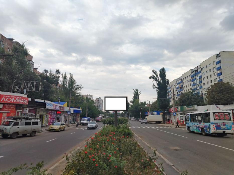 Экран 2,7х3,7, номер #1125 - г. Донецк, ул. Куйбышева, д. 229Б (на разделительной полосе)